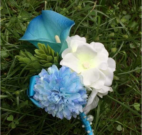 蓝色马蹄莲花语,被玷污的爱_花语大全