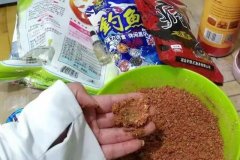 饵料中加点这东西，小鱼再多也不怕，都是大板鲫